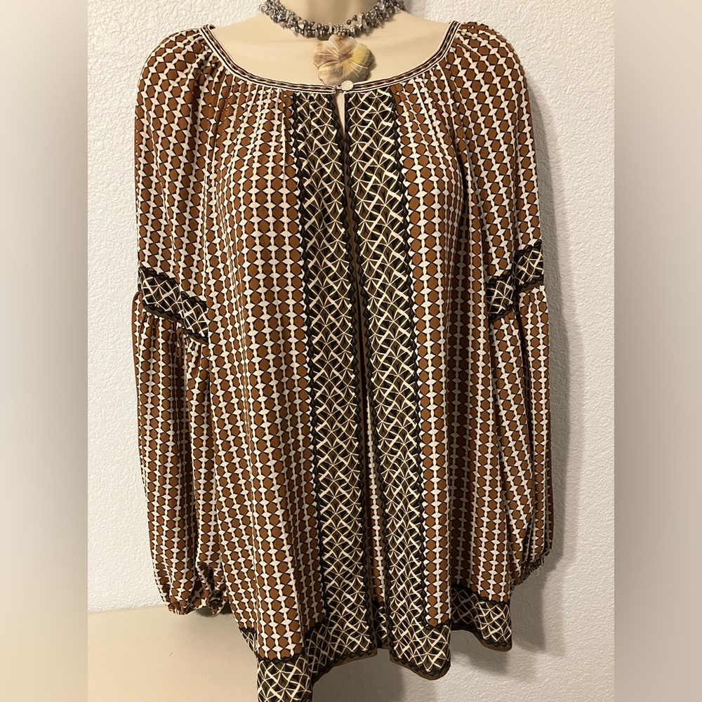 NWT Max Studio Large Brown and White Patterned Blouse